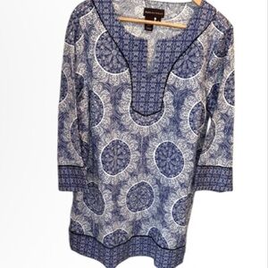 Dana Buchman tunic shirt Blue white medallion Patterned xl Top resort wear